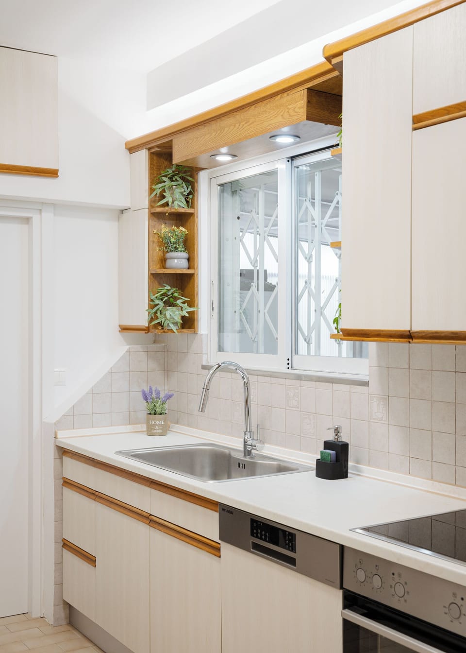 Apartment, Mountain View | Private kitchen | Full-size fridge, microwave, oven, dishwasher
