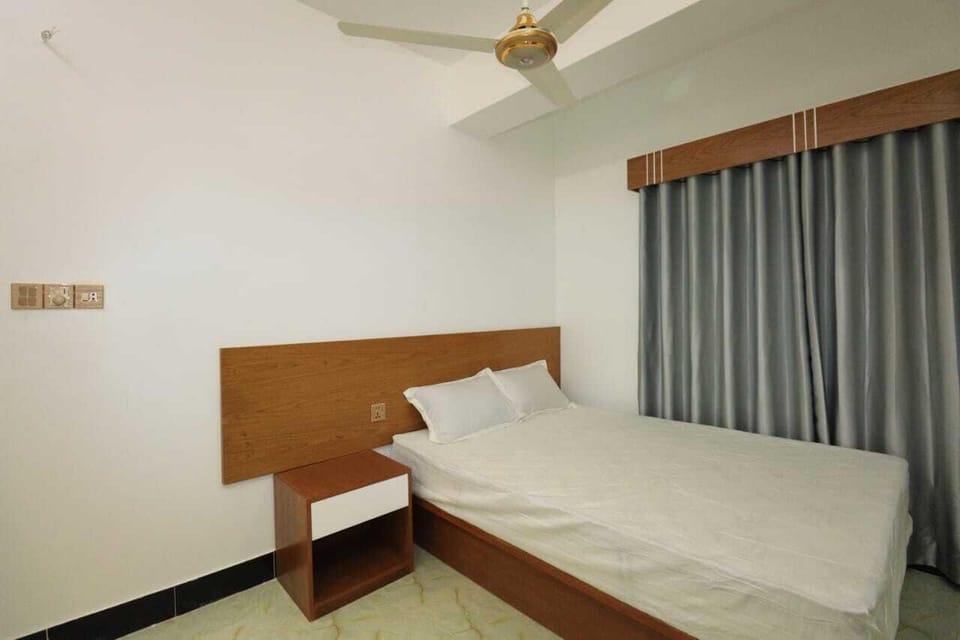 Premium Single Room, City View | In-room safe, desk, free WiFi