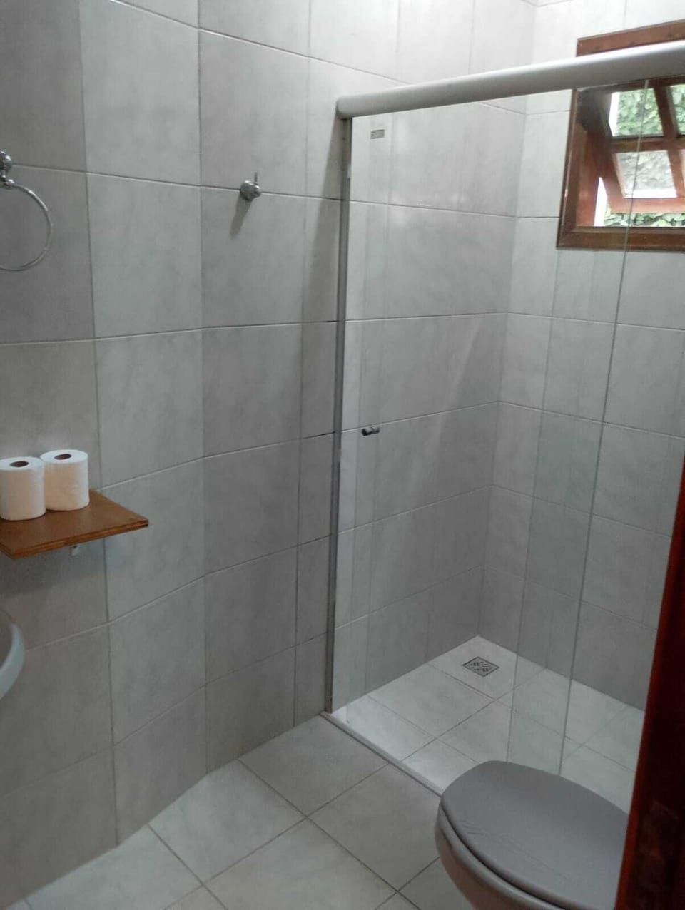 Towels, soap, shampoo, toilet paper
