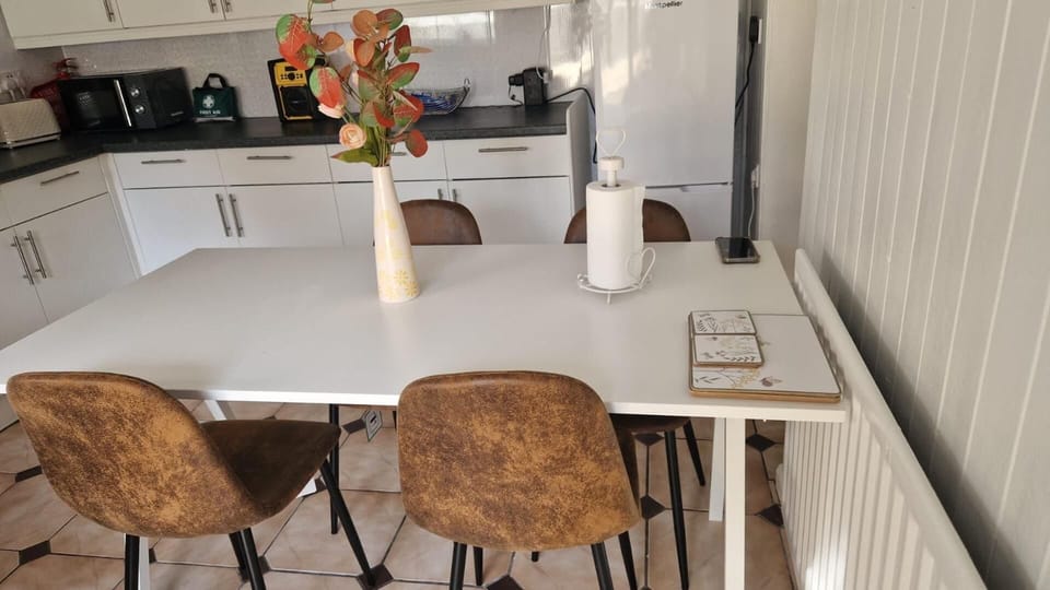 Cottage | Dining