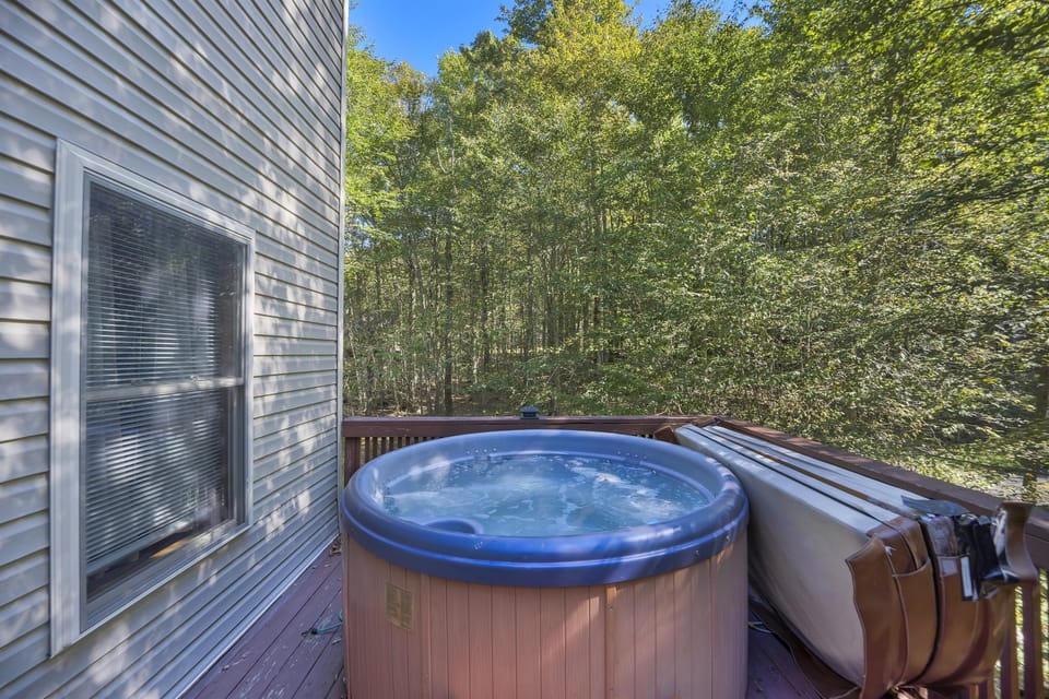 Hot tub on the deck
