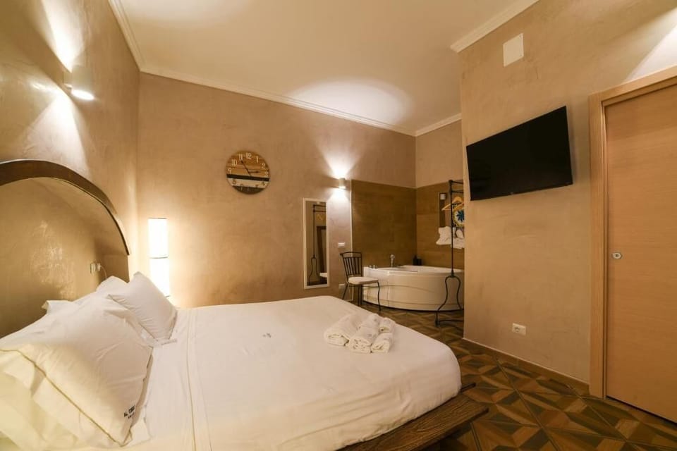 1 bedroom, in-room safe, WiFi (free)