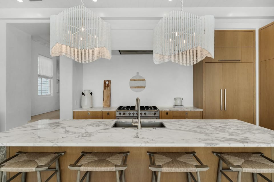 Counter Seating in Kitchen