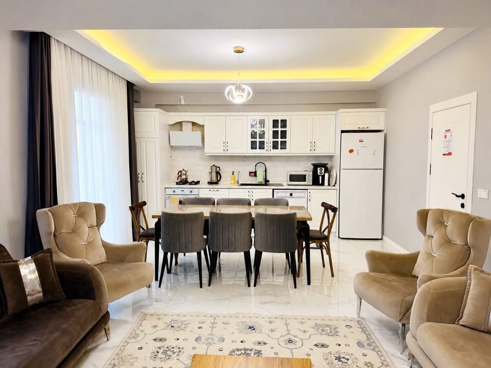 Family Villa | Private kitchen | Fridge, microwave, oven, stovetop