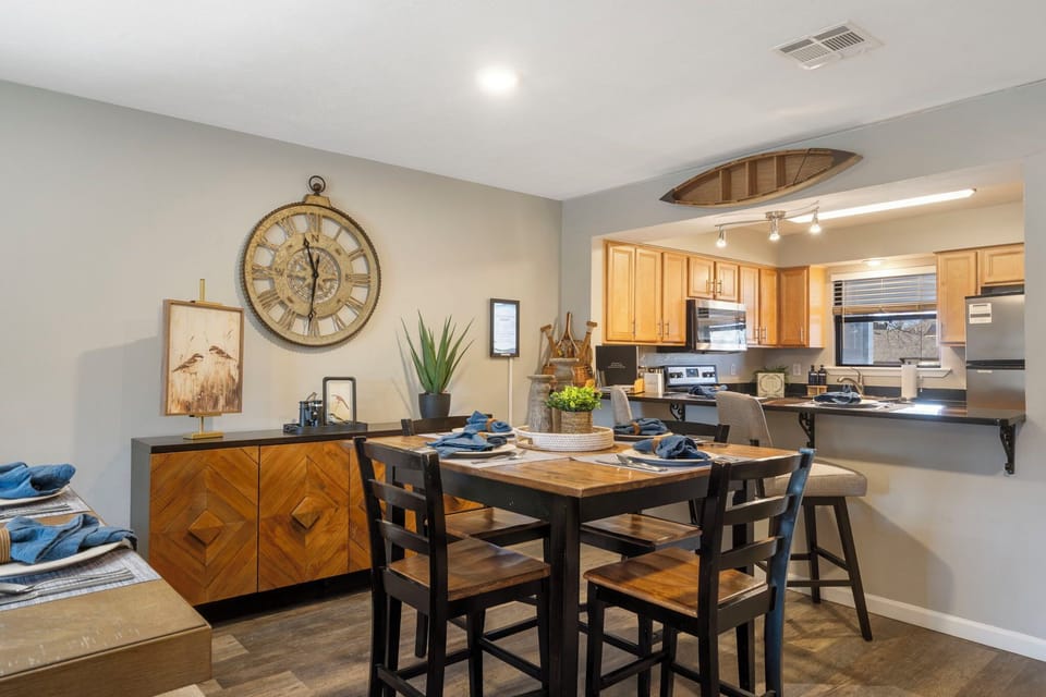 Lots of seating options for dining and family time. 