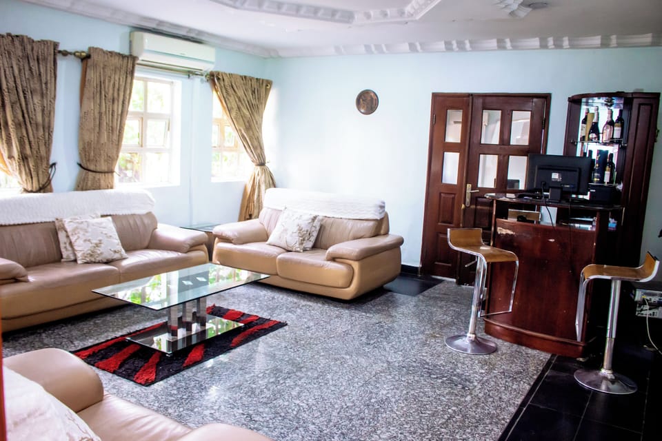 Family Suite, Park View | In-room safe, desk, laptop workspace, soundproofing
