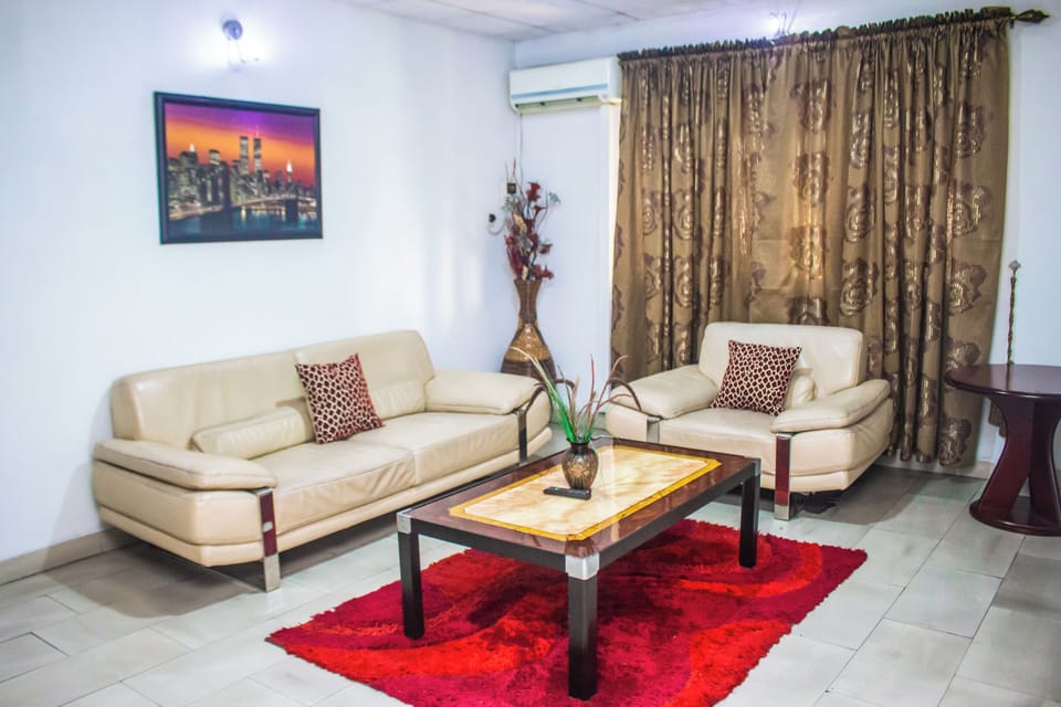 Family Suite, Park View | In-room safe, desk, laptop workspace, soundproofing