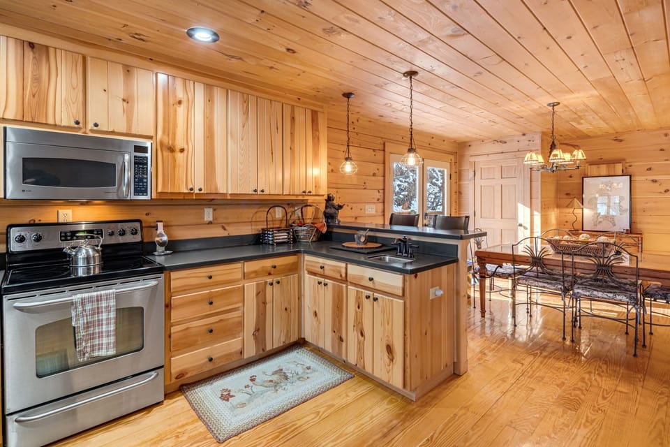 16-web-or-mls-989-el-miner-dr.jpg