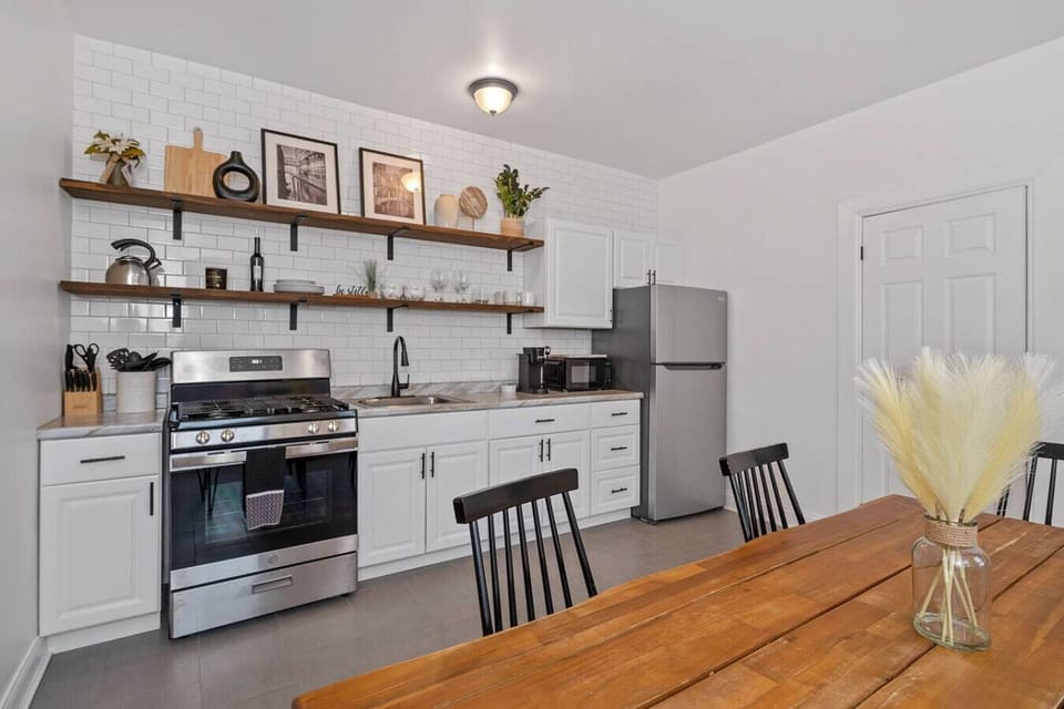 Fully equipped kitchen for meal prep