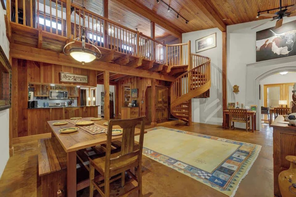 House, Multiple Beds, Patio, Garden View (409 N Cherry- C & S) | Interior