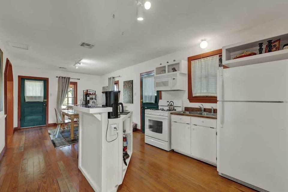 House, Multiple Beds, Hot Tub, Garden View (411 N Cherry- Combo) | Private kitchen | Coffee/tea maker