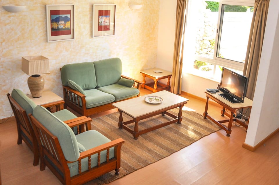 Living room with flat screen tv