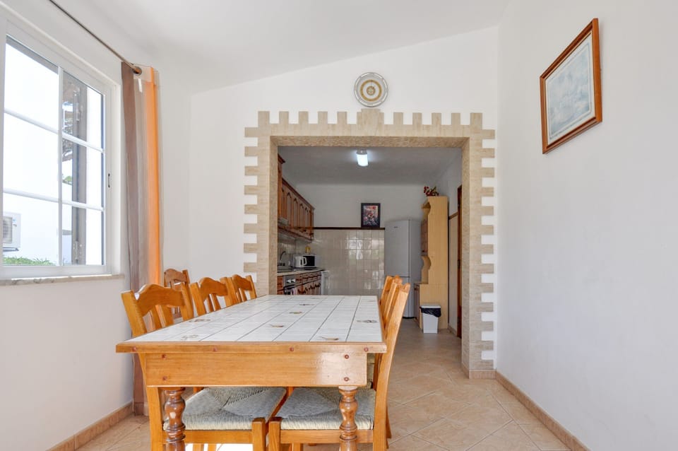 Dining area and direct access to terrace