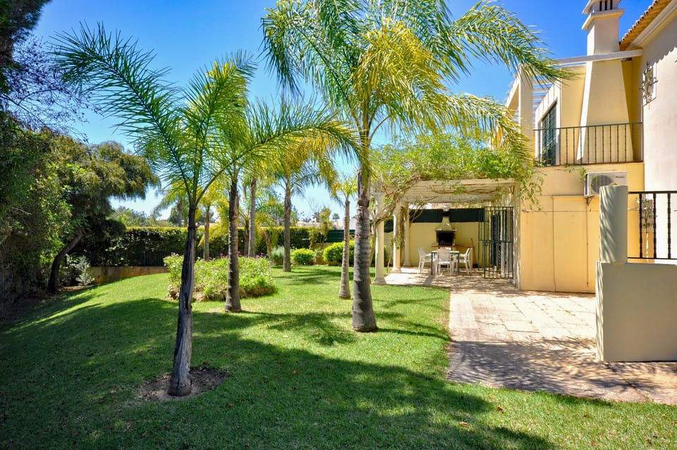 Garden and Outdoor Dining