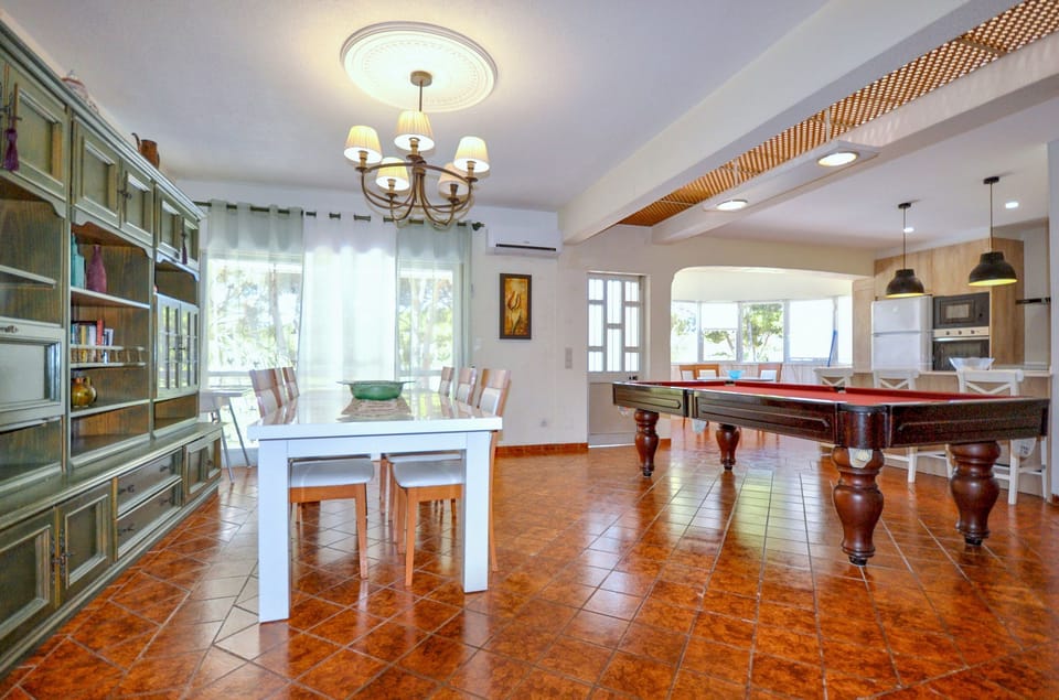 Dining area in kitchen