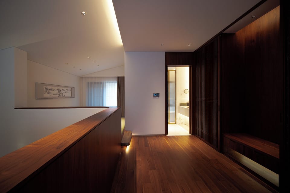 Suite, Hill View | Living area | 50-inch TV with digital channels