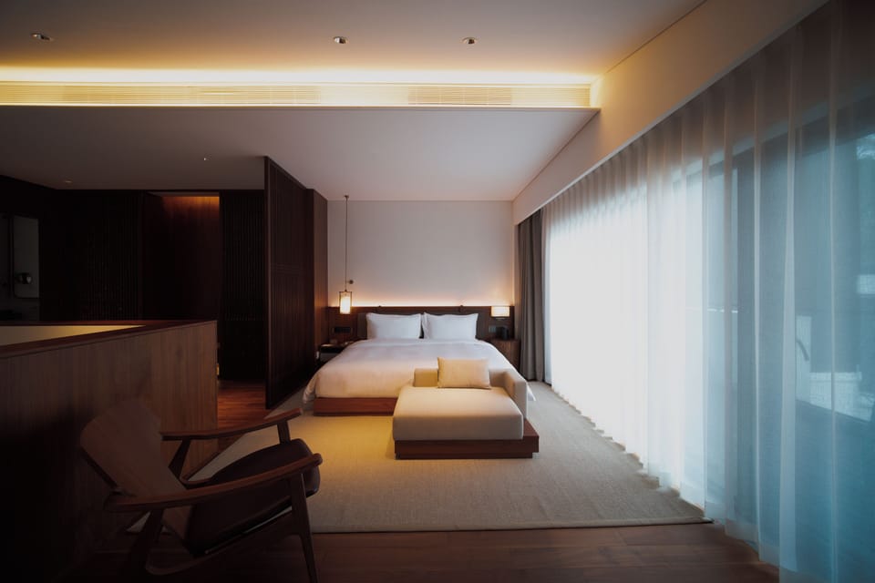 Suite, Hill View | Premium bedding, down comforters, memory foam beds, free minibar
