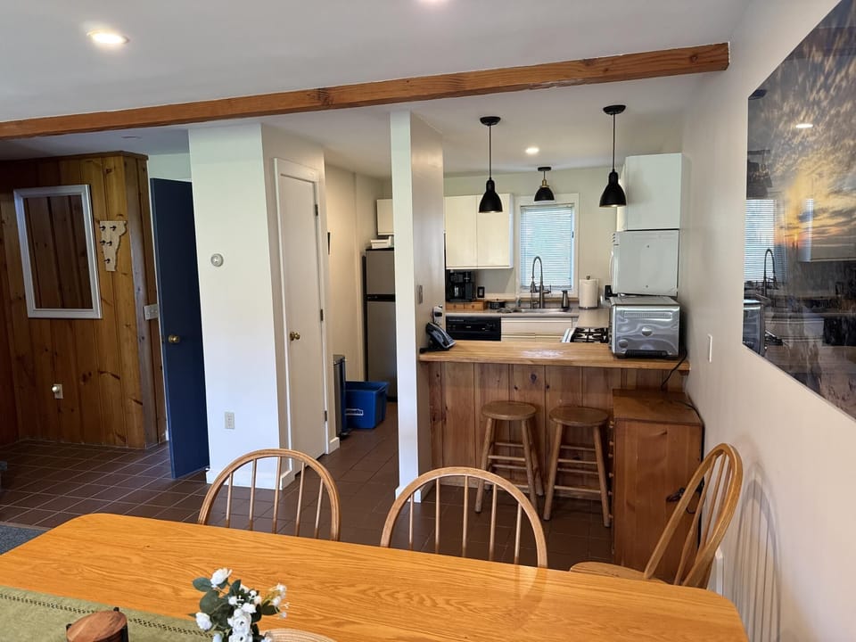 Family-Friendly Getaway in Stowe Condo, Walkable! (6402)
