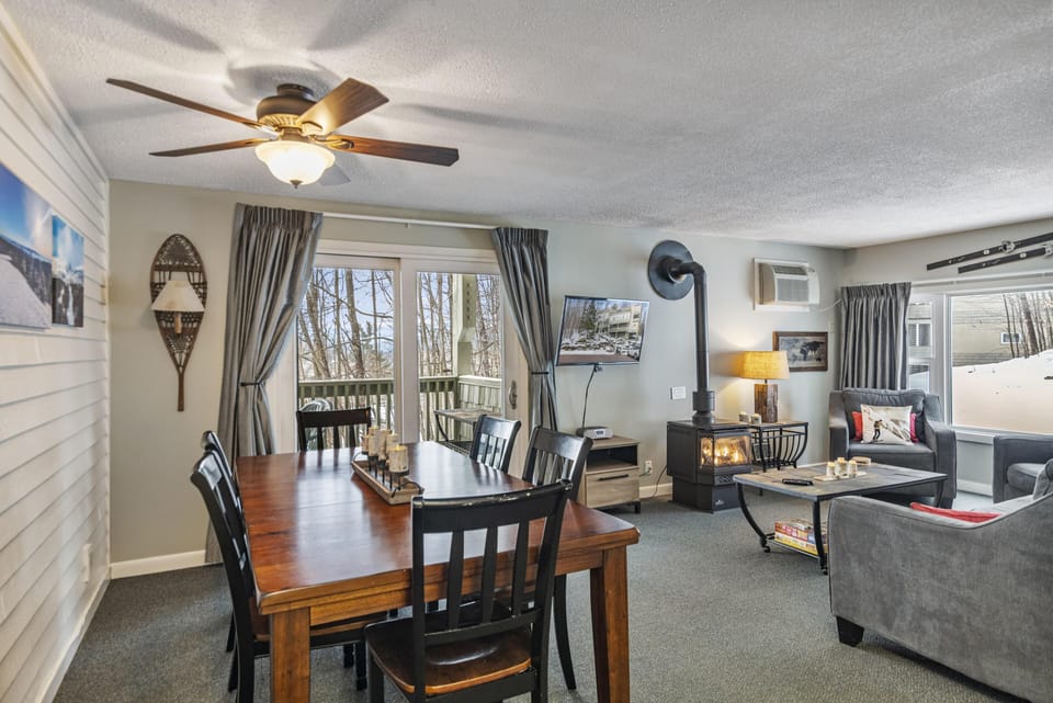Charming Stay in Stowe Condo: Hot Tub&Indoor Pool (4848)