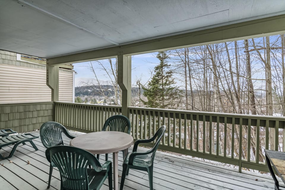 Charming Stay in Stowe Condo: Hot Tub&Indoor Pool (4861)