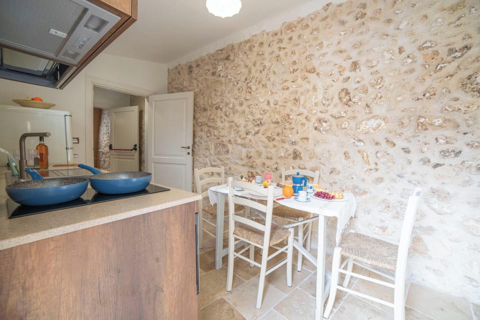 Kitchen and dining area