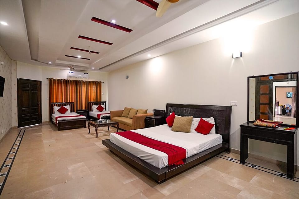 Family Room | Free WiFi