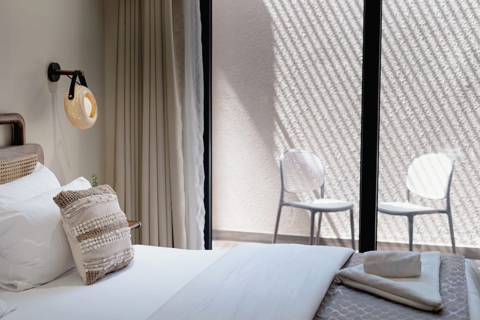 Deluxe Double Room, Patio | Laptop workspace, free WiFi, bed sheets
