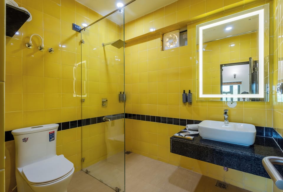 Deluxe Double Room, City View | Bathroom | Shower, towels, soap, shampoo