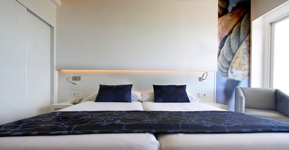 Standard Double Room Single Use, Balcony | Desk, blackout drapes, soundproofing, iron/ironing board