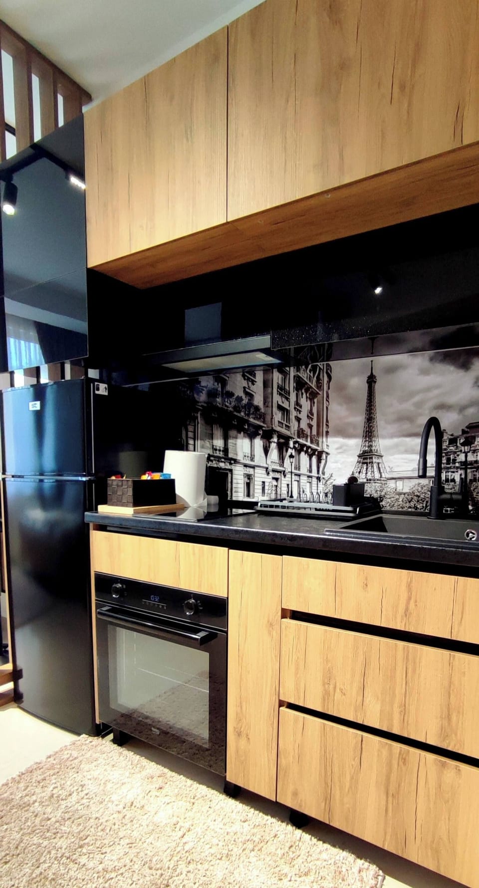 Apartment, 1 Bedroom, Smoking, City View | Interior