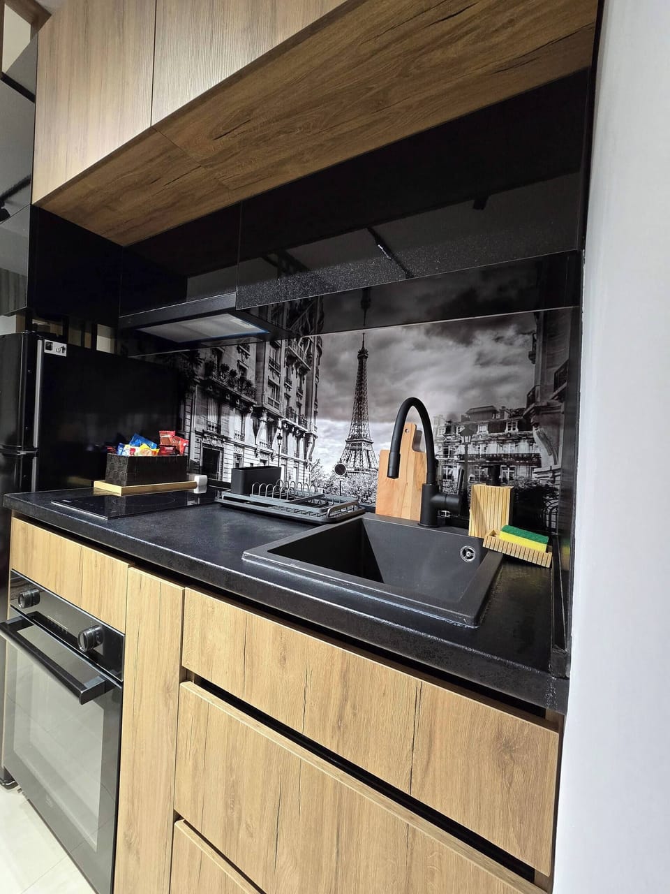 Apartment, 1 Bedroom, Smoking, City View | Interior