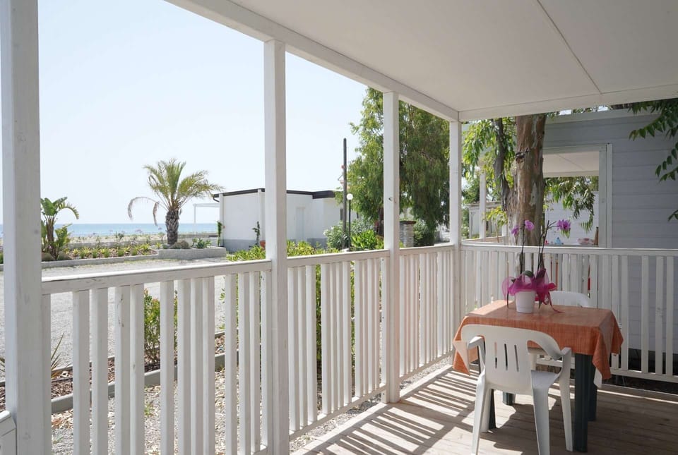 Deluxe Mobile Home, Air conditioning, Sea View | Terrace/patio