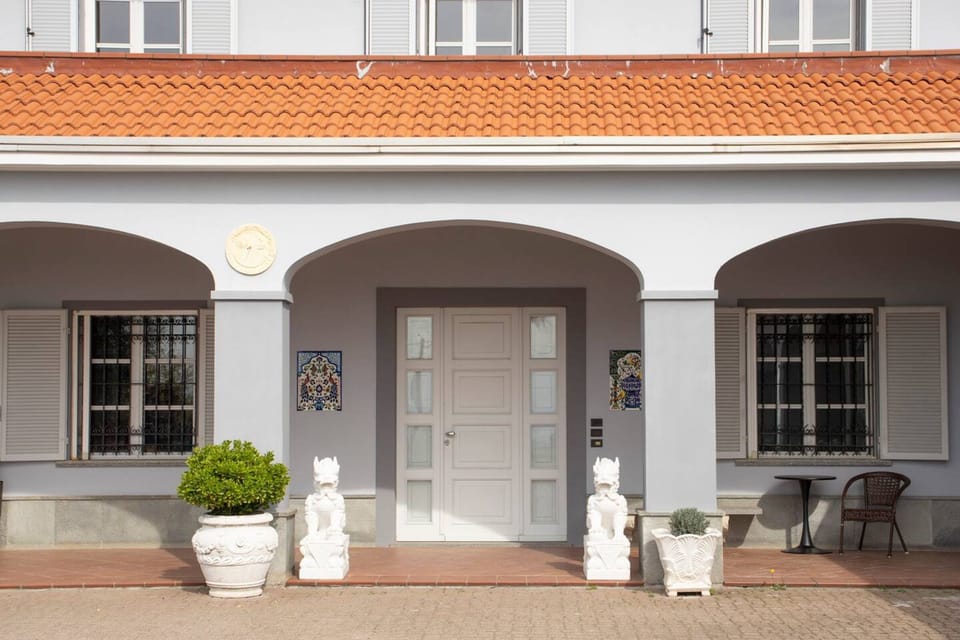 House | 6 bedrooms, desk, soundproofing