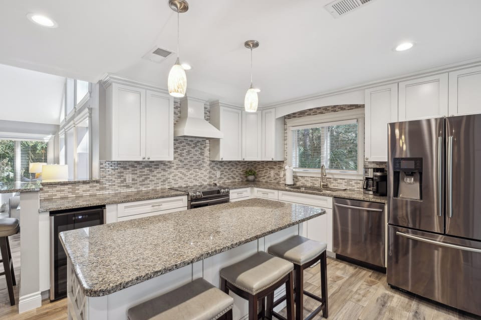 Large Kitchen Island for More Convenience