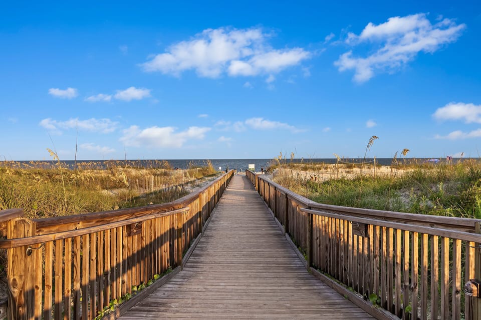Beach Access: Breezy 8-minute walk to the Folly Field Beach along the beautiful resort paths