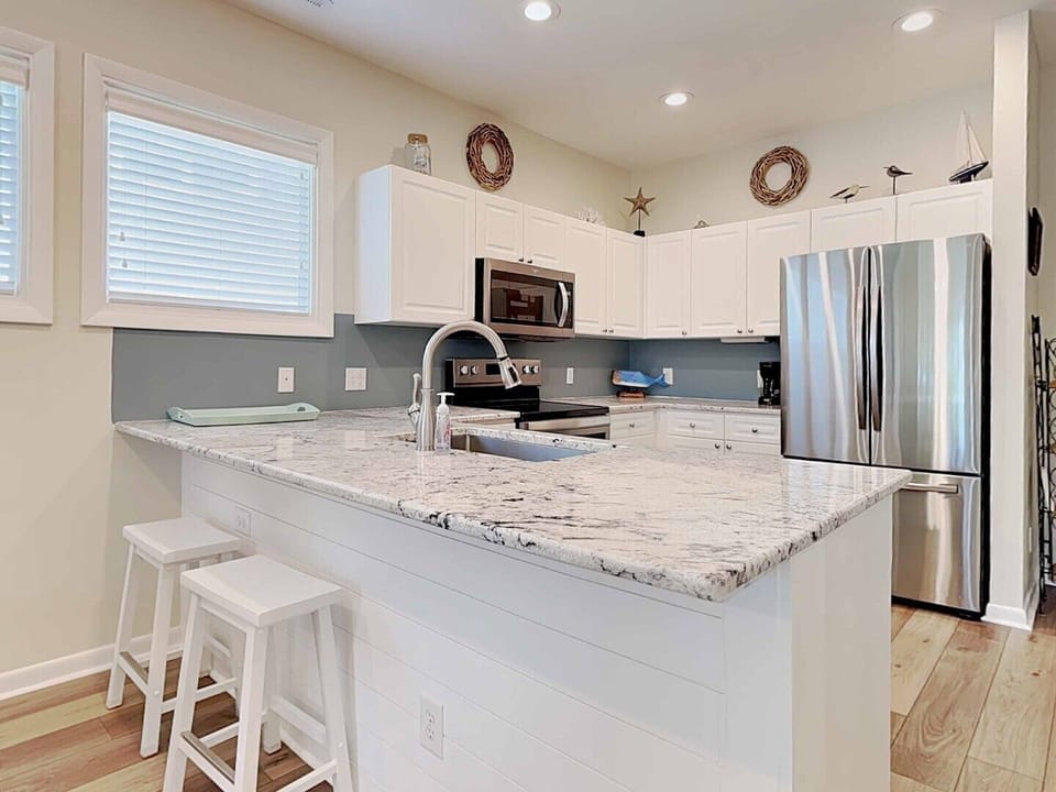 Breakfast Bar & Kitchen