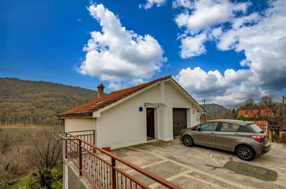 Studio (Studio Apartment) | Property entrance