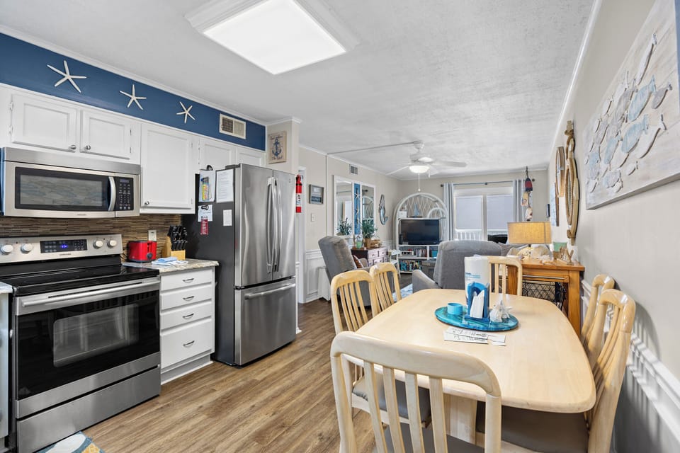 eat in kitchen
