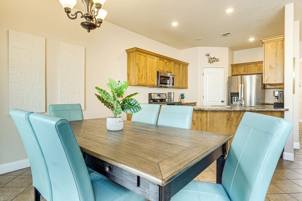 House (4 Bedrooms) | Interior