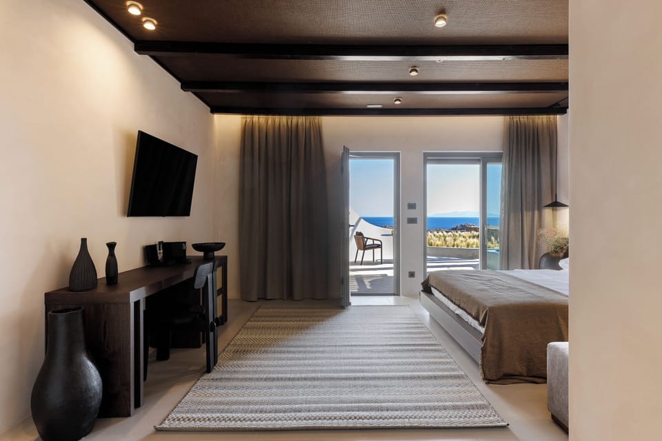 Deluxe Double Side Sea View | In-room safe, laptop workspace, blackout drapes, soundproofing