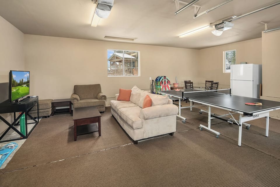 Black Nugget Lodge: - TV Lounge and Ping-Pong in the heated garage game room.