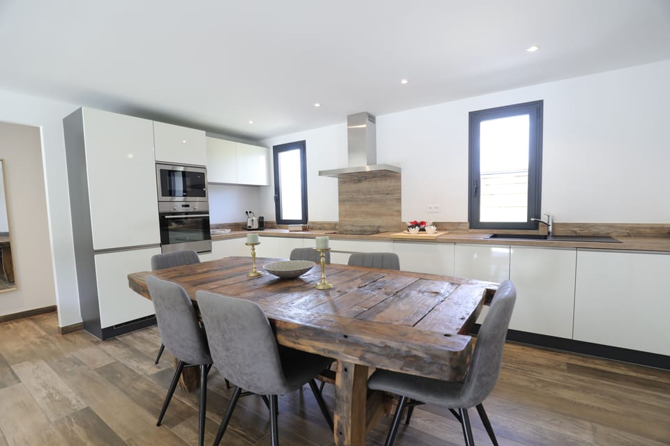 Villa Mucchju biancu with private pool | Private kitchen | Highchair