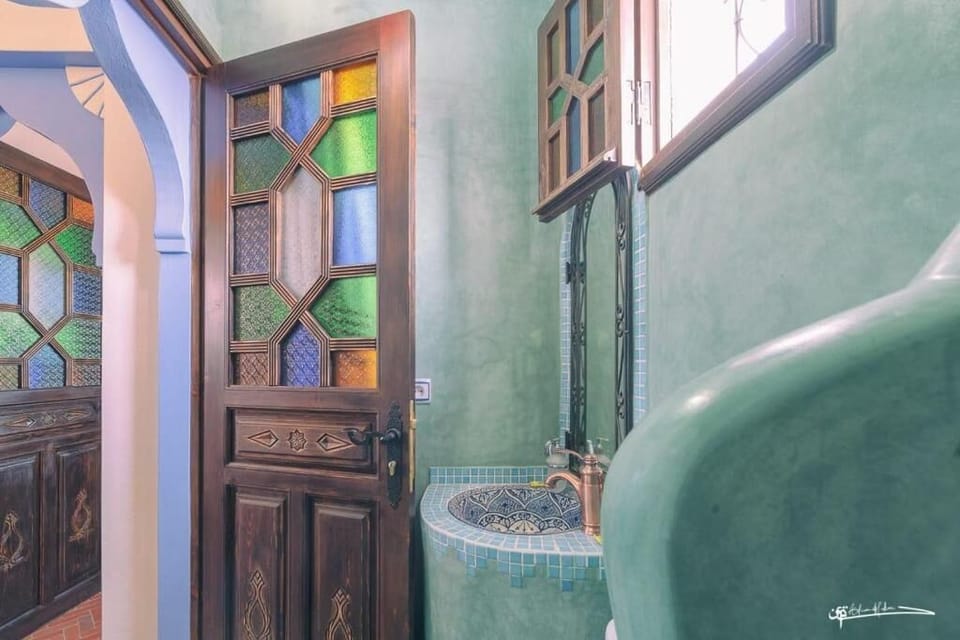 Shower, hair dryer, bathrobes, towels