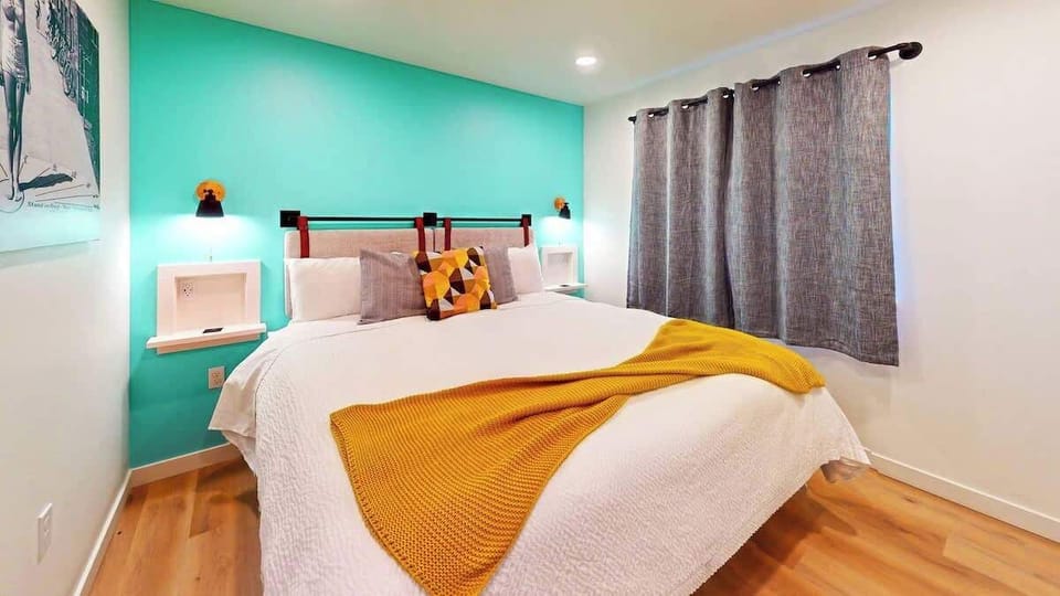 Downstairs king bed