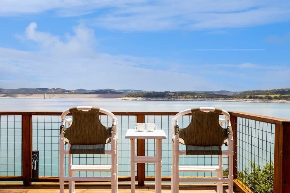 Countryside serenity by the lake — reserve today!
