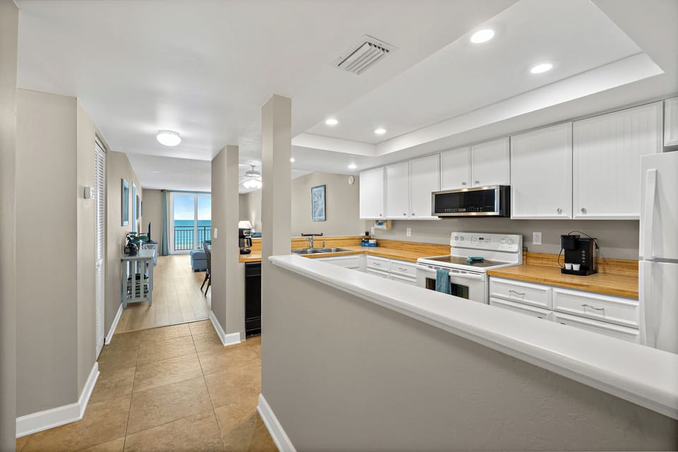 Entrance with view of Kitchen