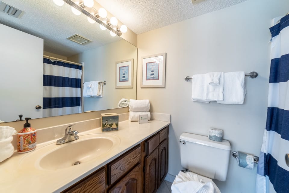En suite master bath