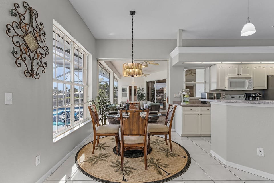 lets plenty of natural light in to brighten up your dining experience.
