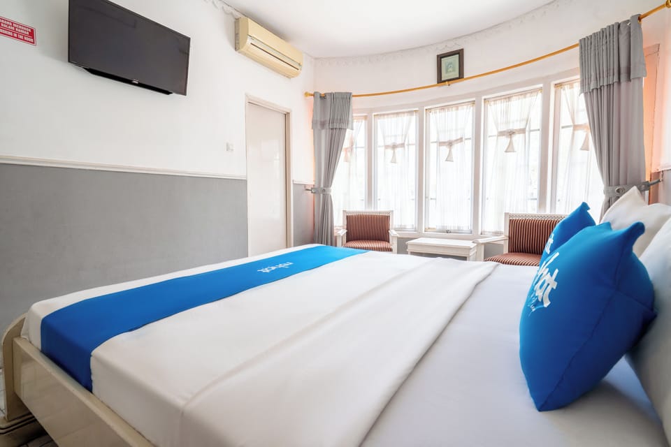 Studio Suite | Desk, free WiFi, bed sheets