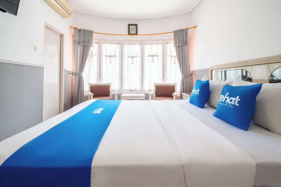 Studio Suite | Desk, free WiFi, bed sheets